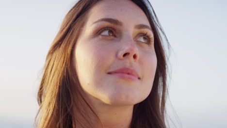 naturaleza, pensamiento y libertad rostro de la mujer
