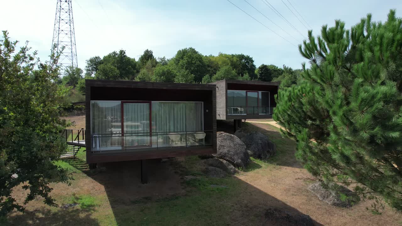 Case moderne in zona rurale