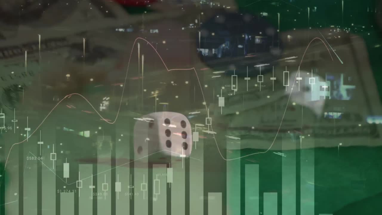 animación del procesamiento de datos financieros sobre dos dados y billetes de dólares estadounidenses en fondo verde