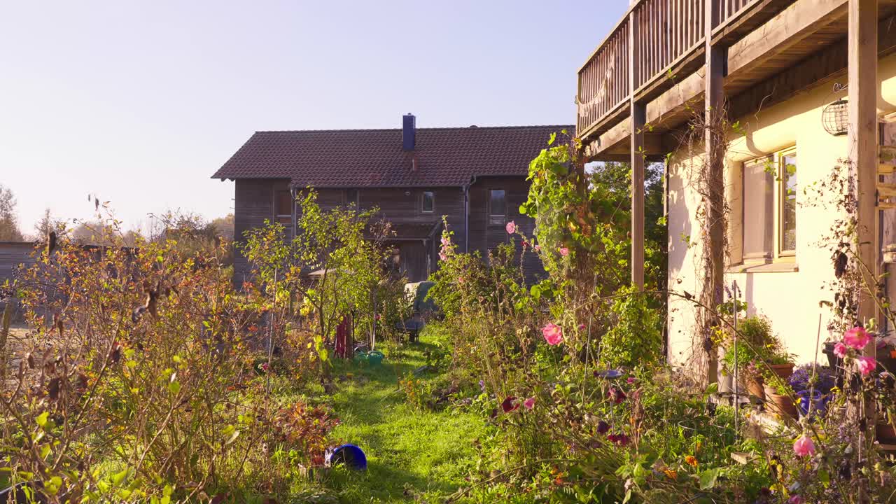 평화로운 친환경 커뮤니티 sieben linden village, 익스테리어의 설립자