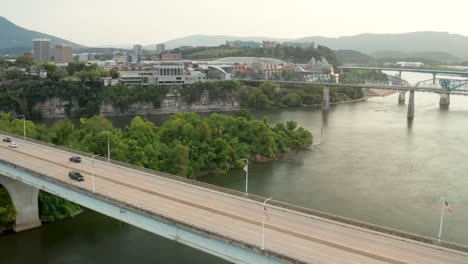 veterans memorial bridge across tennessee river in chattanooga
