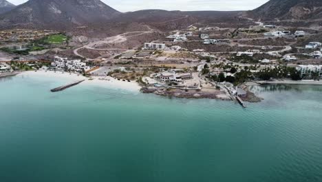 Playa-Caimancito-Und-La-Concha-In-La-Paz,-Baja-California-Sur-Bei-Tageslicht,-Luftaufnahme