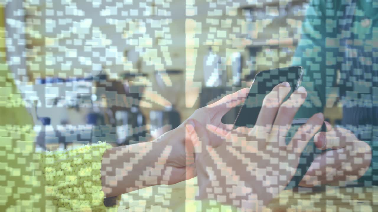 animación del candado de seguridad de la red sobre las personas que utilizan el terminal de pago