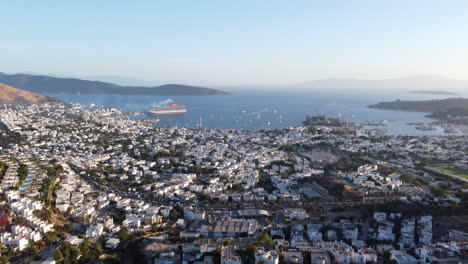 ciudad de bodrum en la península de bodrum, en la provincia de mugla, turquía