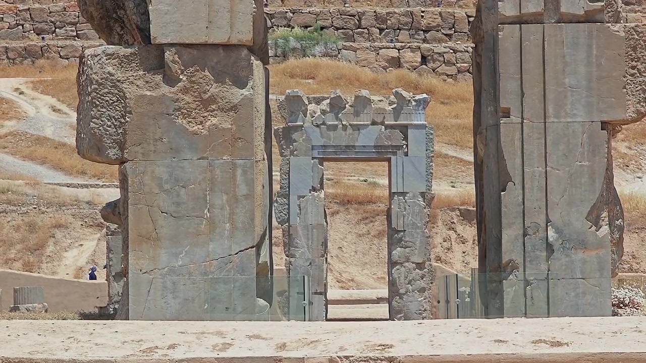 Antigo Portal de Pedra no Sítio Arqueológico de Persépolis.