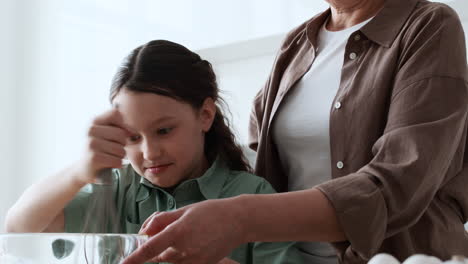 Grandma-and-girl-baking