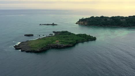 la farola islet near cayo levantado, dominican republic