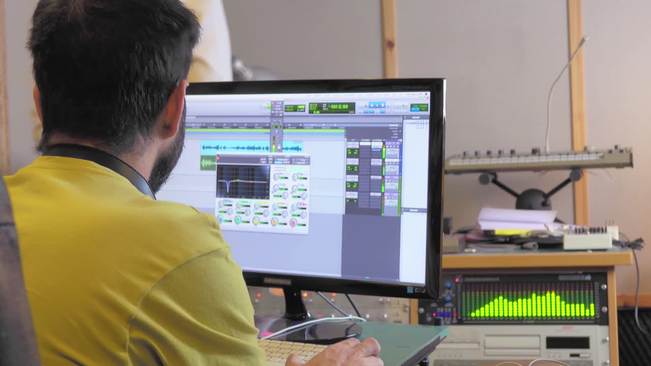 디지털 오디오 워크스테이션에서 사운드를 믹싱하는 사운드 가이