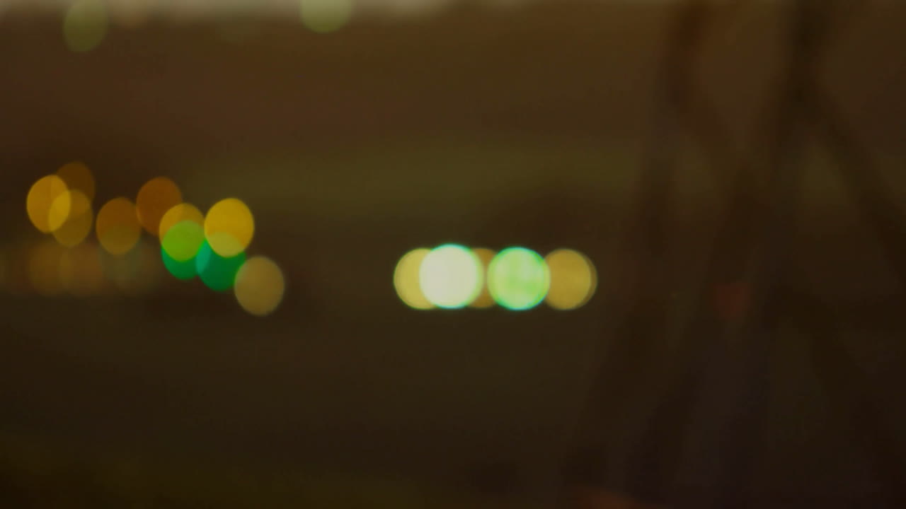 전기 기둥을 통해 금융 데이터 처리의 애니메이션