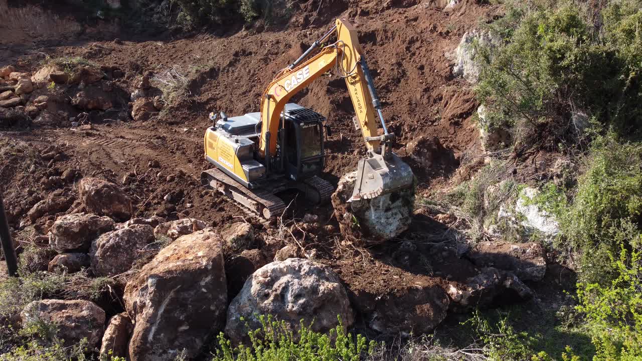 el cangrejo de cangrejo rueda la roca