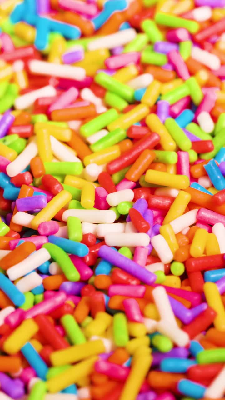 salpicaduras vibrantes en cascada en una exhibición colorida