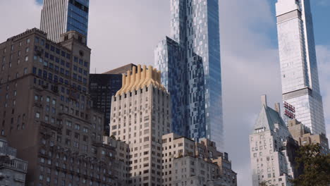 New-Yorker-Stadtbild,-Panoramablick-Auf-Moderne-Turmgebäude-Und-Wolkenkratzer-In-Manhattan-New-York-City