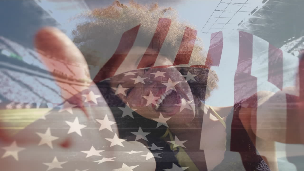 animación de la bandera de los estados unidos de américa sobre una feliz mujer afroamericana y un estadio deportivo