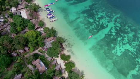 vista aérea de la icónica isla phi phi, tailandia