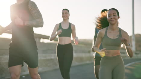 Gente,-Fitness-Y-Correr-En-La-Carretera-Para-Hacer-Ejercicio