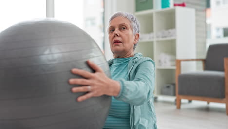 Mujer-Mayor,-Ejercicio-Y-Pelota-En-Casa