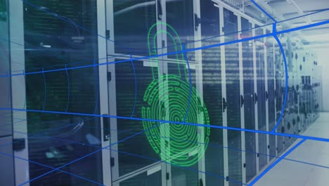 animación del icono de candado de seguridad y procesamiento de datos contra la sala de servidores de computadora
