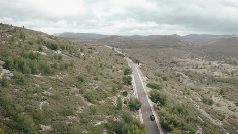 Road-trip-through-wilderness-in-mountainous-Provence-landscape,-France