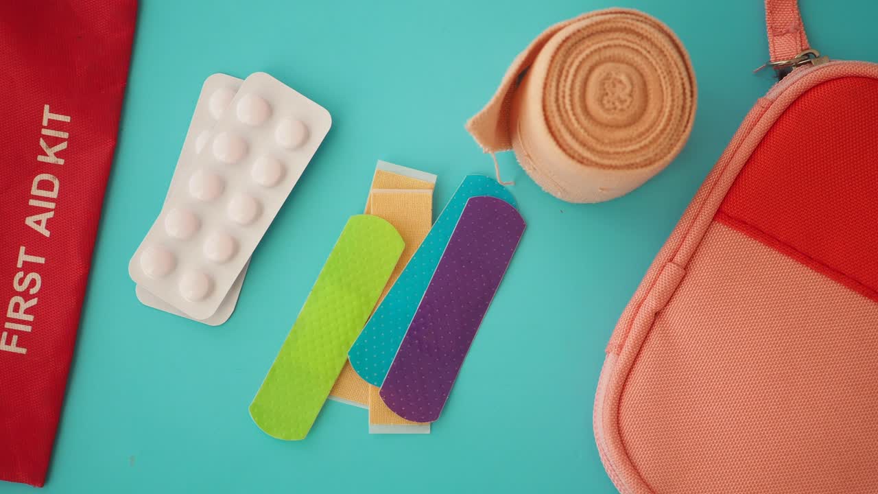 Kit di primo soccorso e rifornimenti medici