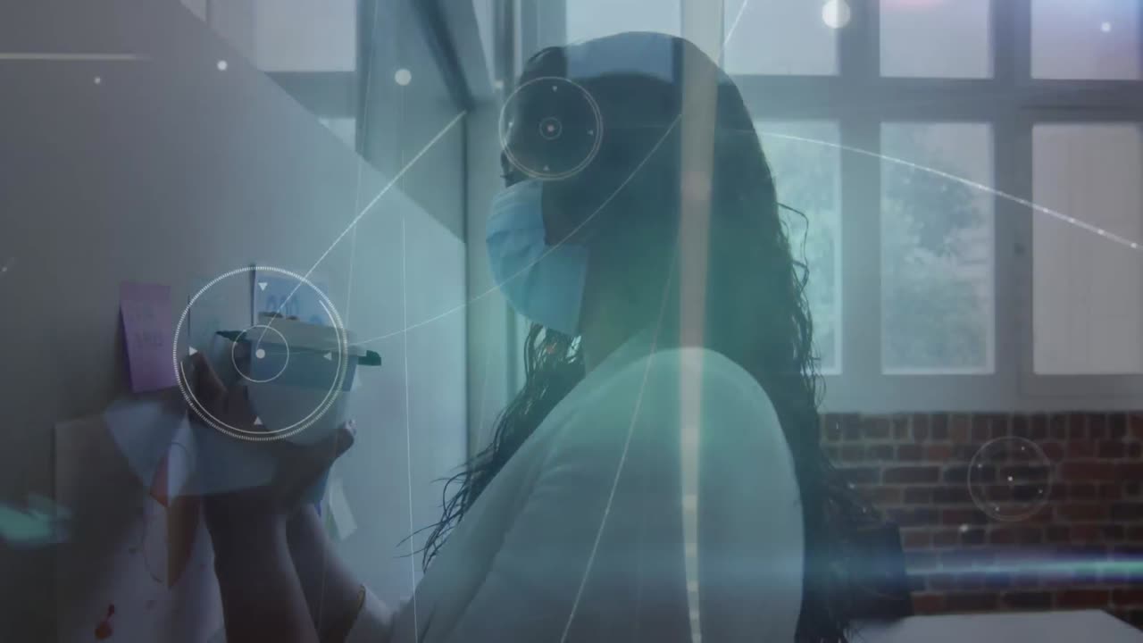 사무실에서 사업가 여성에 대한 연결 네트워크의 활성화