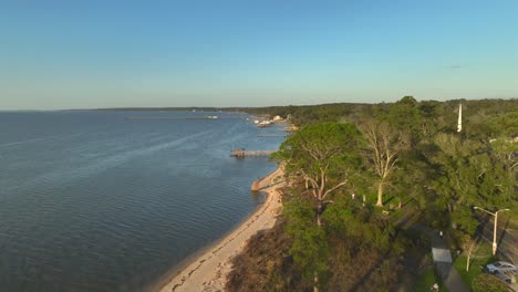 Docks-An-Der-Mobile-Bay-In-Alabama