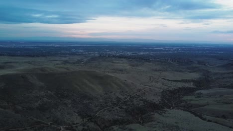 Puesta-De-Sol-Nublada-Sobre-Las-Estribaciones-De-Boise-En-Idaho