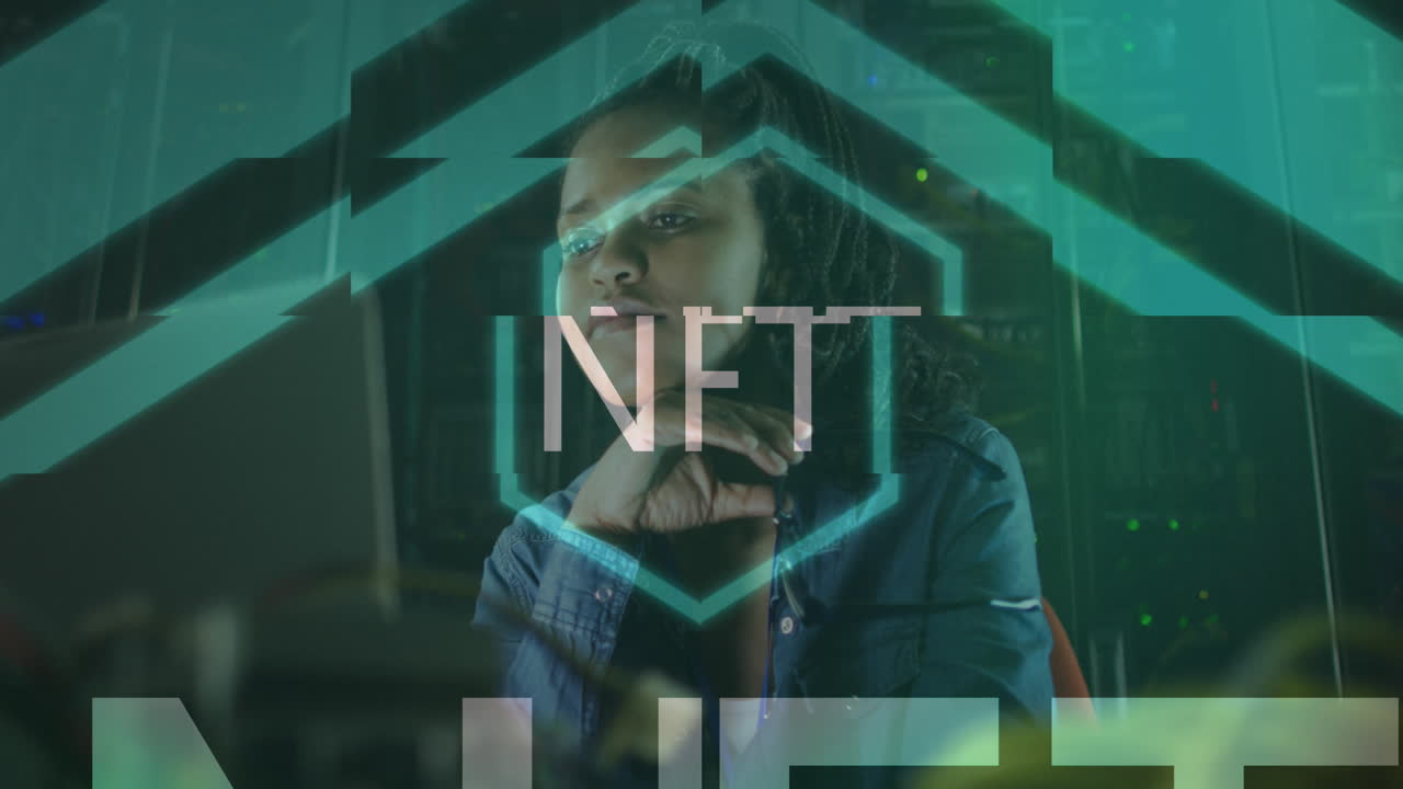 서버  ⁇ 에서 아프리카계 미국인 여성 노동자에 대한 nft 텍스트의 애니메이션