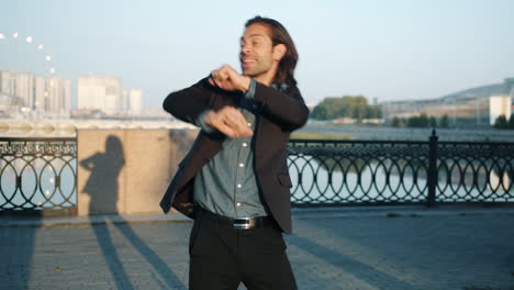 man dancing in the city