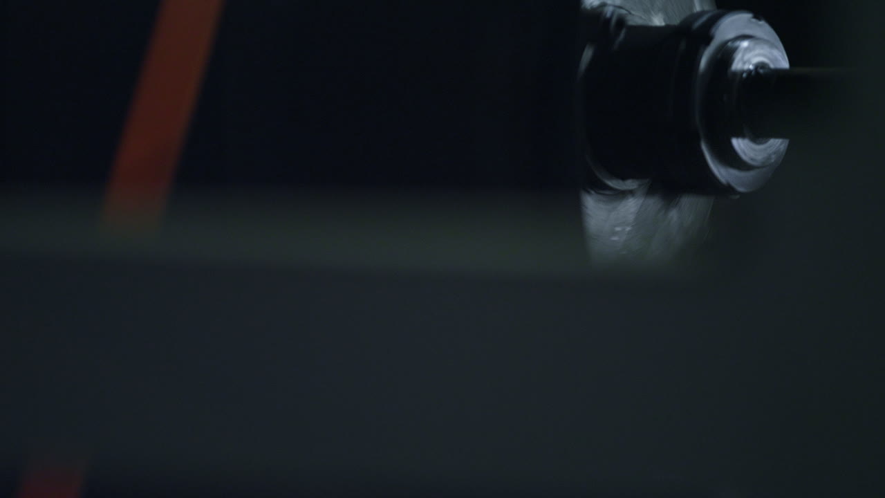 proceso de trabajo detallado del mecanismo de fabricación de neumáticos en el almacén de automóviles