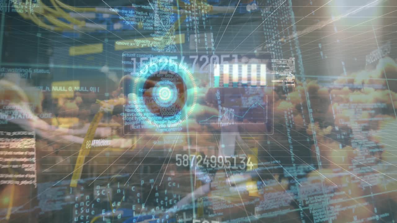 animación de escaneo de alcance y procesamiento de datos sobre servidor y cielo con nubes.