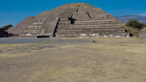 Exploring-the-pyramid-of-the-sun-very-closely,-showing-impressive-details-of-this-architectural-jewel