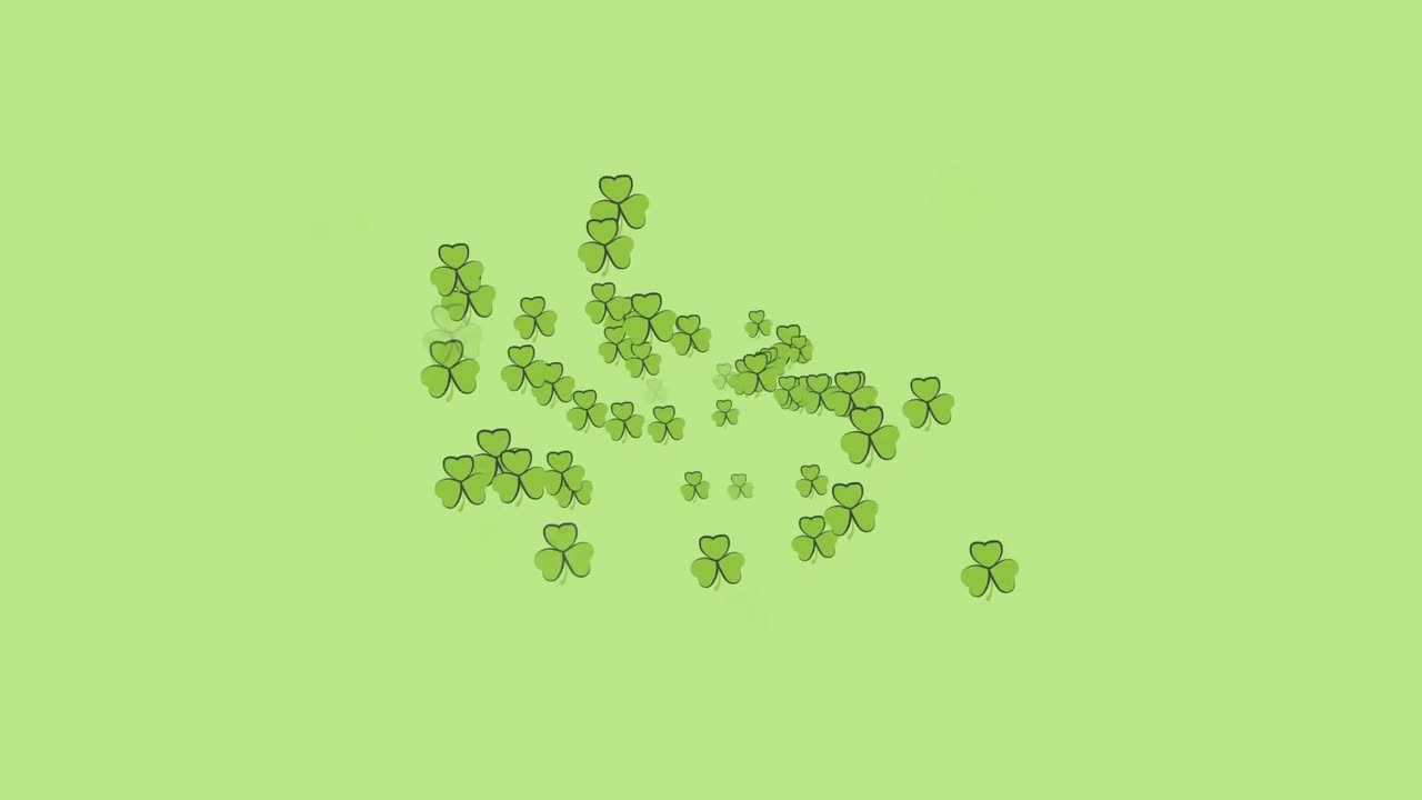 animación de un trébol en movimiento múltiple sobre un fondo verde