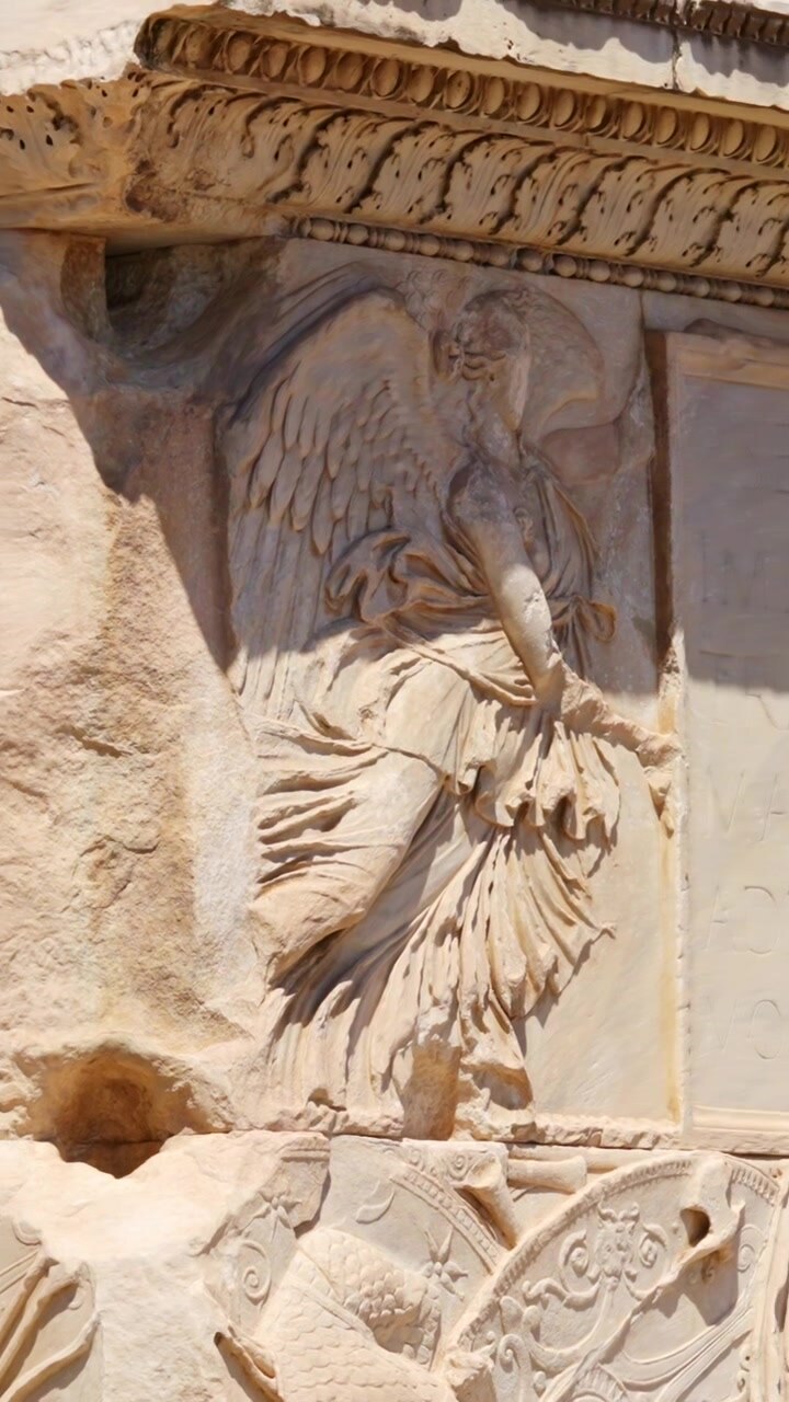 Bassorilievo della Colonna Traiana che illustra le guerre daciche a Roma