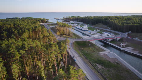 El-Canal-De-Saliva-Del-Vistula-Recién-Terminado