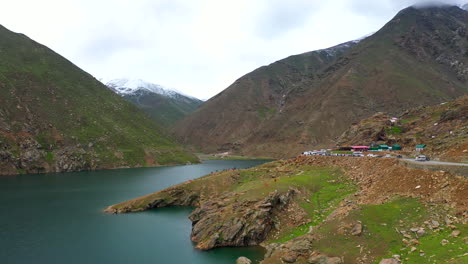 Aerial-shot-of-the-Babusar-Pass-mountain-pass-in-Pakistan-in-the-Kaghan-Valley-and-River-Kunhar,-wide-shot