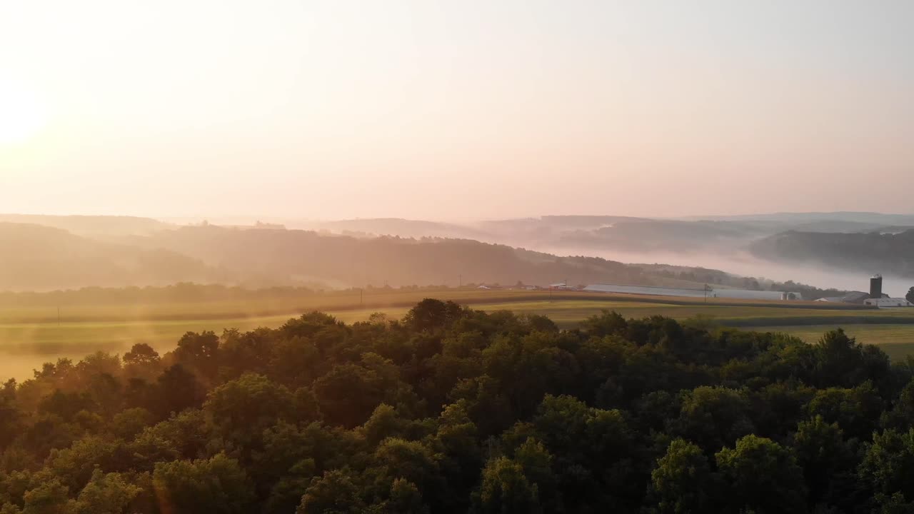 미국 메인 주 녹스 카운티의 안개 낀 아침
