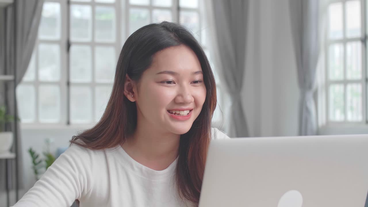 Asian Girl With Laptop Computer Having Video Call At Home , Video In 4K ...
