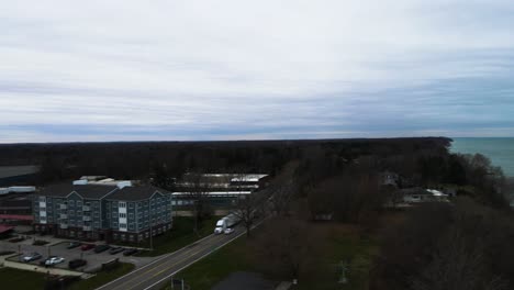 costa occidental del lago michigan en invierno