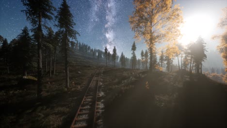 Die-Milchstraße-über-Der-Eisenbahn-Und-Dem-Wald