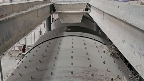 heavy industrial ceramic materials mixing in to ceramic slurry, Industry 4.0