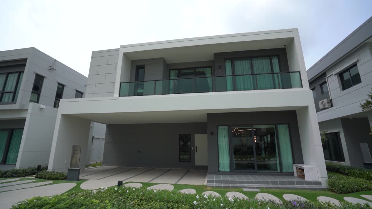 diseño exterior de casa de lujo moderno y elegante, luz del día