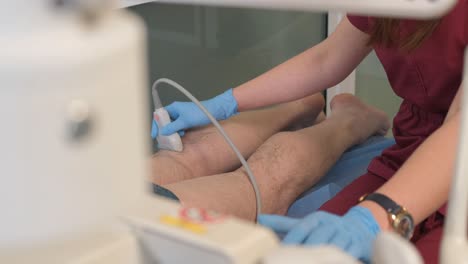 ultrasound examination of legs