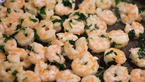 pan-fried shrimp with parsley