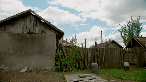 Rural-backyard-in-the-countryside,-small-houses-in-the-village