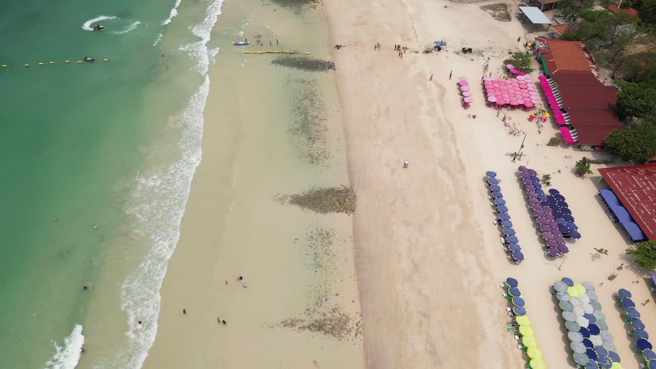 la playa de samae en koh lorn, pattaya, tailandia