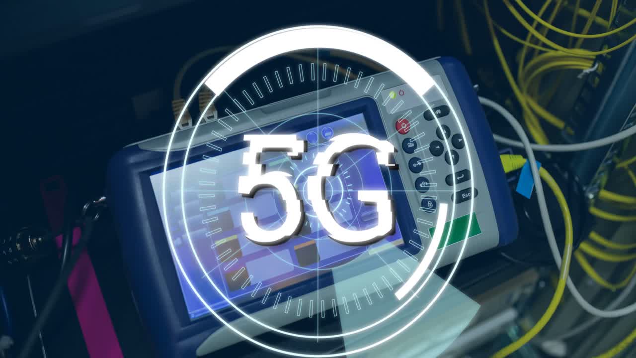 기술 장치와 5g는 미래의 원 4k의 한가운데에 쓰여져 있습니다.