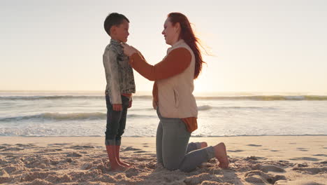 Verano,-Familia-Y-Una-Madre-Con-Su-Hijo