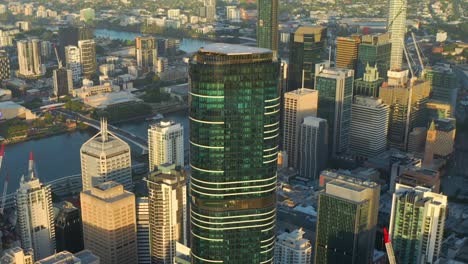 exterior moderno de brisbane skytower, edificio de hotel de 4 estrellas en brisbane cbd, queensland, australia