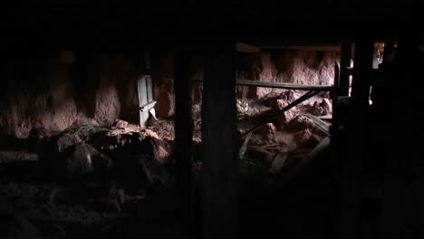 Una-Catacumba-O-Tumba-O-Pozo-Minero-Abandonado