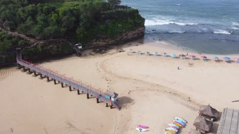 Luftaufnahme-Von-Oben-Auf-Den-Wunderschönen-Tropischen-Strand-In-Indonesien,-Asien